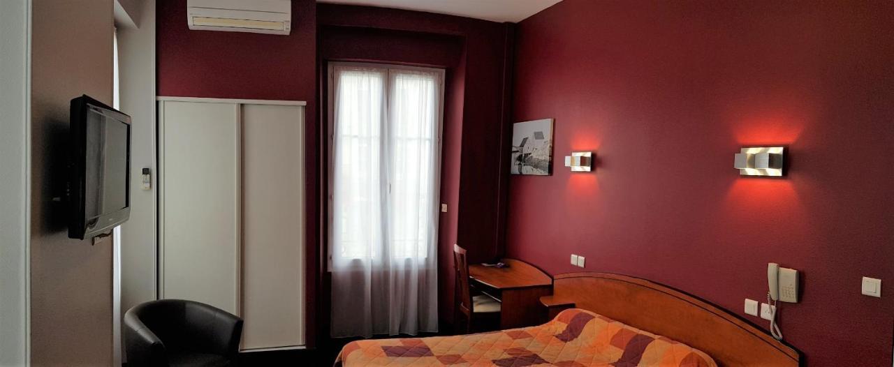 Hotel De La Paix Oloron-Sainte-Marie Εξωτερικό φωτογραφία